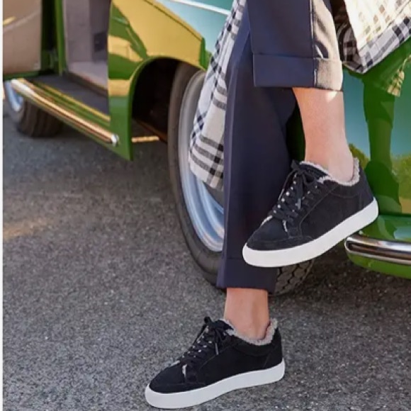 Birdies Cardinal Black Sneaker with Faux Shearling Interior S-188 Sz 9 - Picture 11 of 11